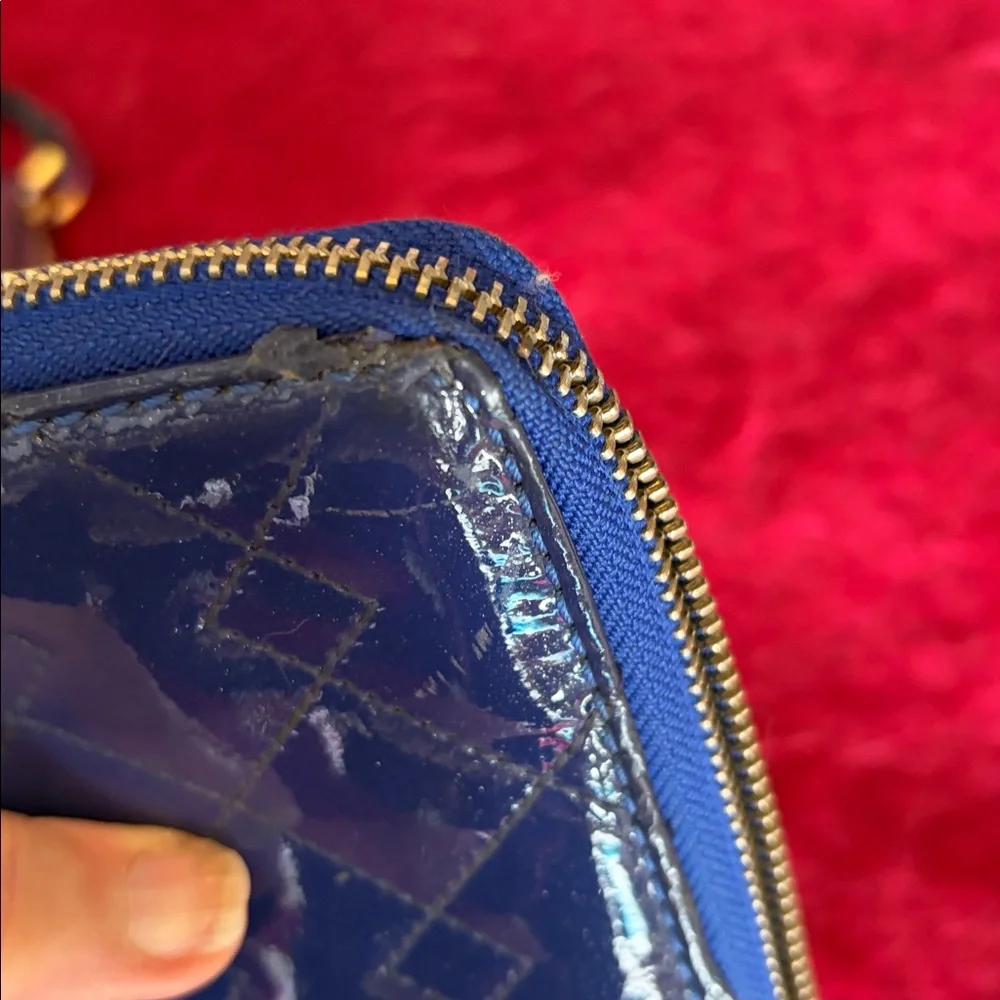 MARC JACOBS SET OF WRISTLETS BUGUNDY PEBBLED & NAVY BLUE PATENT LEATHER